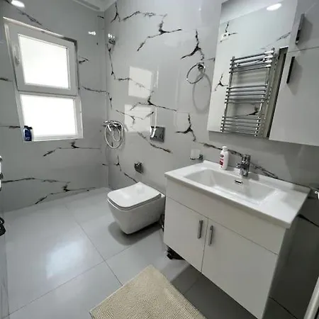 Apartment Florents 1-bd Villa, Free Parking And Garden