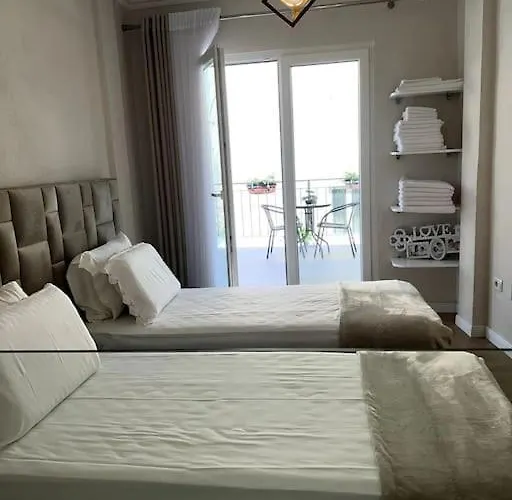 Florents 1-bd Villa, Free Parking&garden *