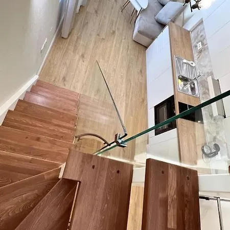 Florents 1-bd Villa, Free Parking And Garden Appartement